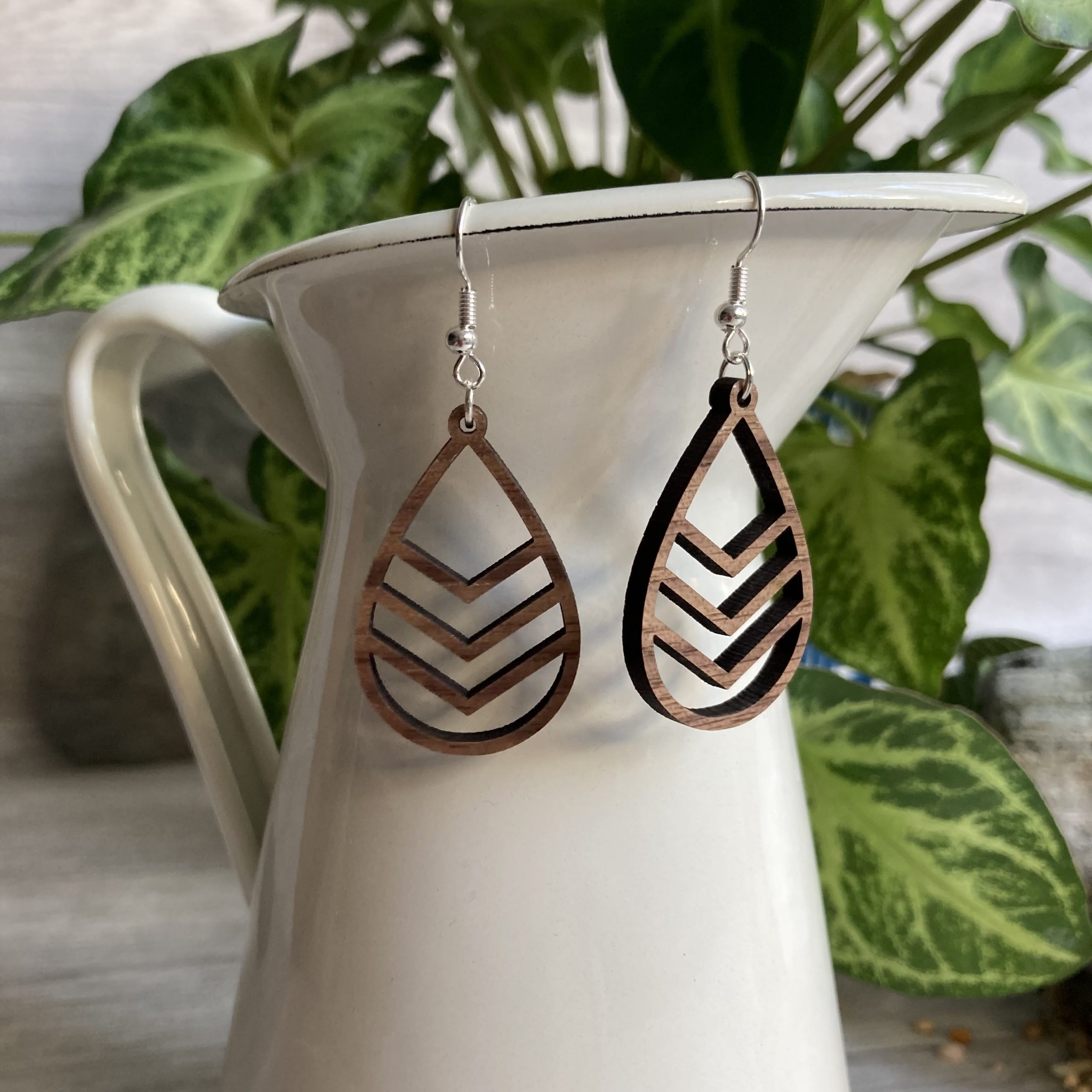 Lobo Tear Drop Chevron Walnut Earring-min